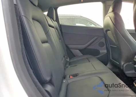 2023 Tesla Model Y z USA, uszkodzony, nr VIN 7SAYGDEDXPF932383